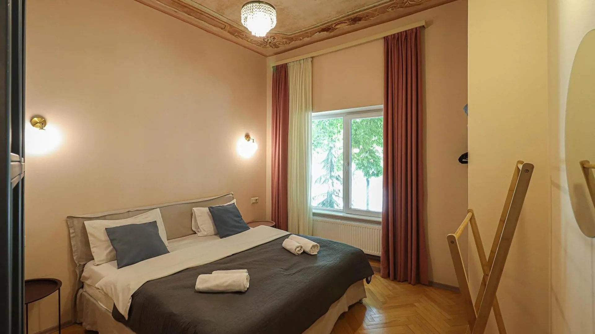 Spacious 1Br Apartment In The Heart Of Tbilisi
