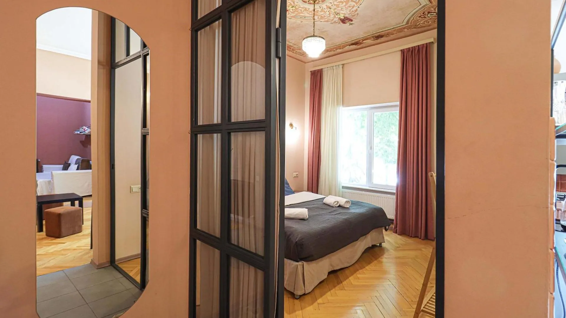 Spacious 1Br Apartment In The Heart Of Tbilisi