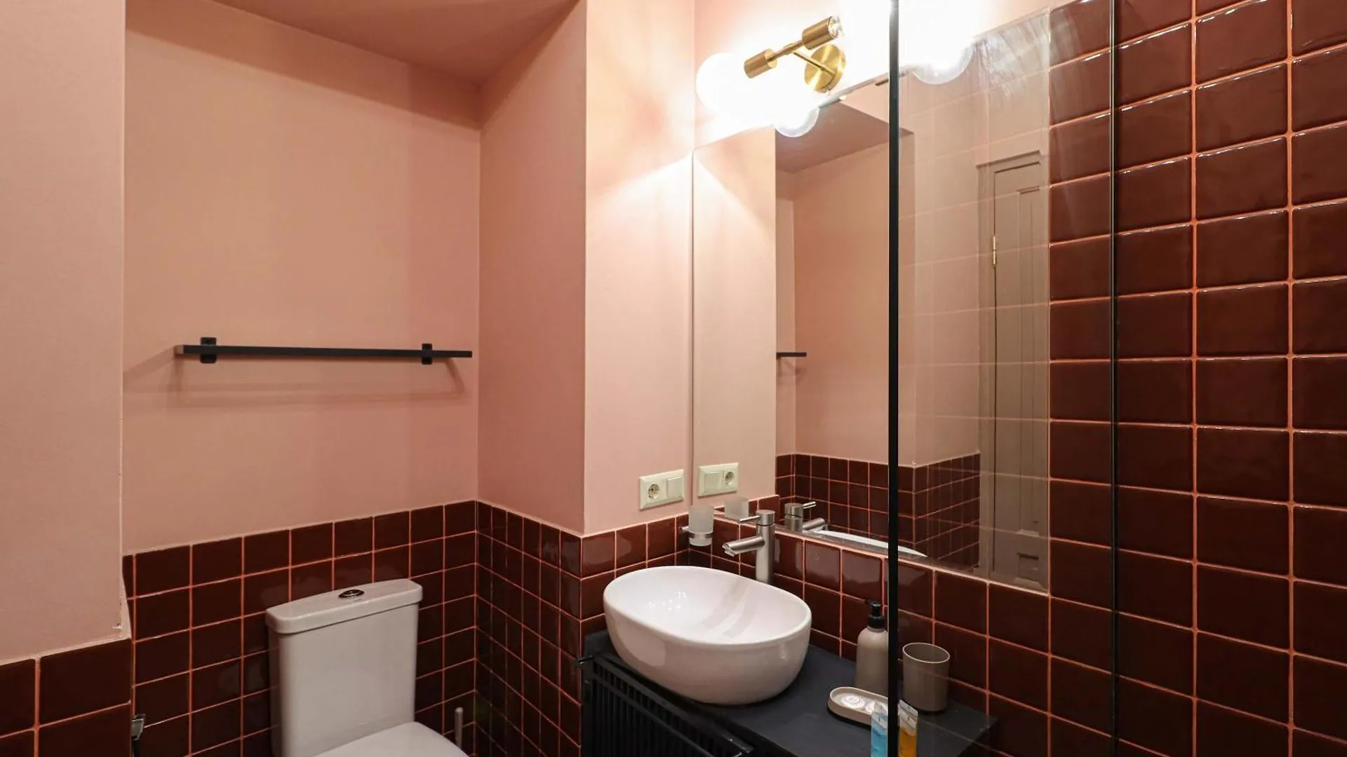 Spacious 1Br Apartment In The Heart Of Tbilisi