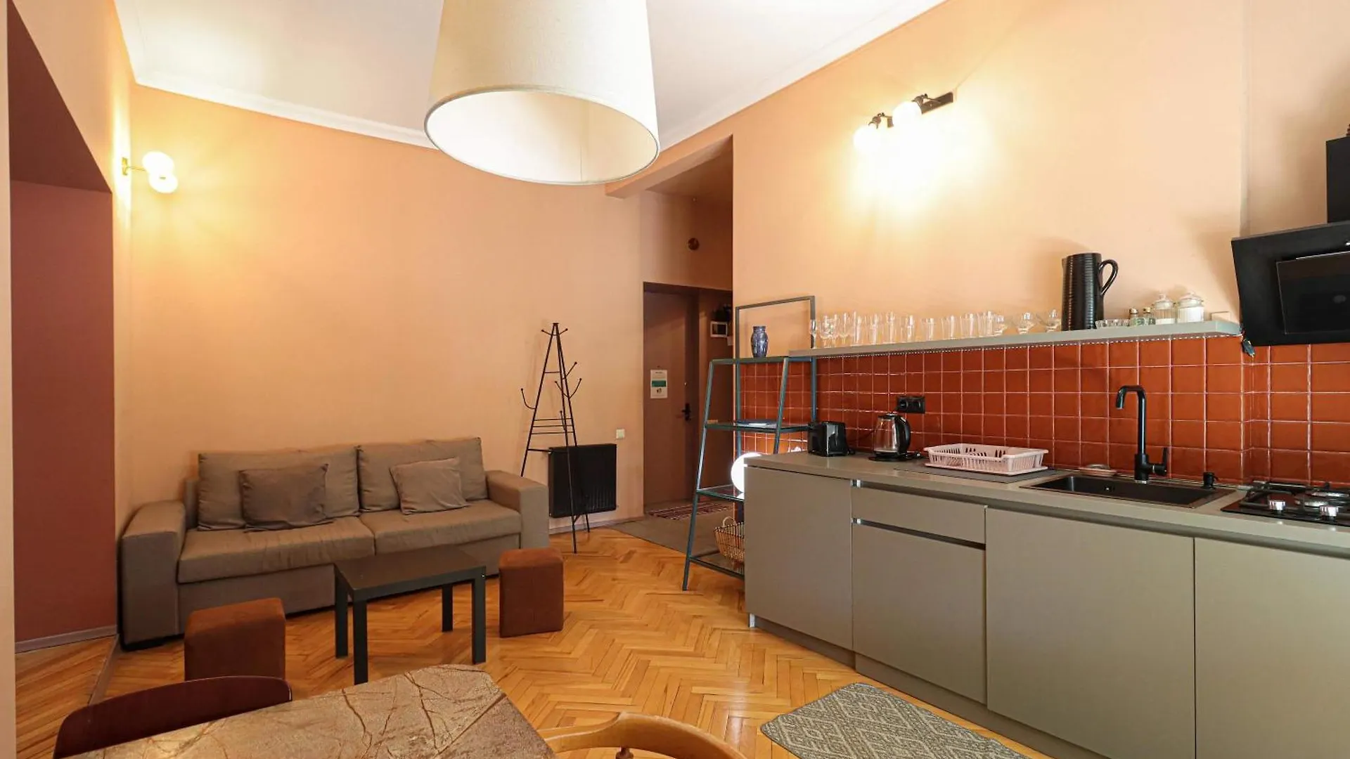 Spacious 1Br Apartment In The Heart Of Tbilisi