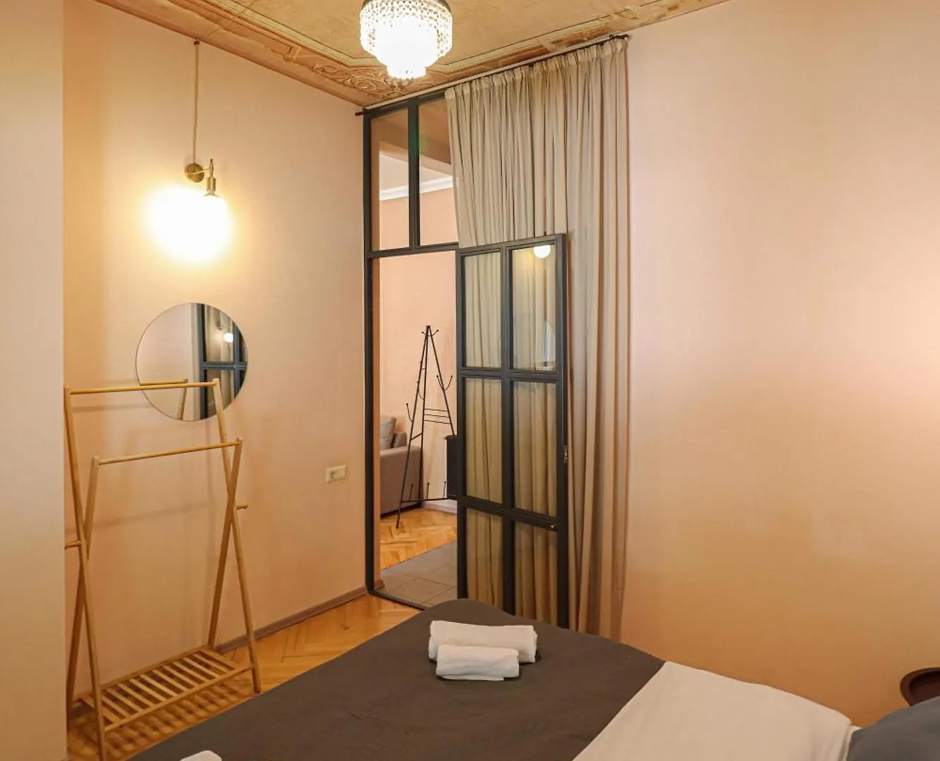 Spacious 1Br Apartment In The Heart Of Tbilisi